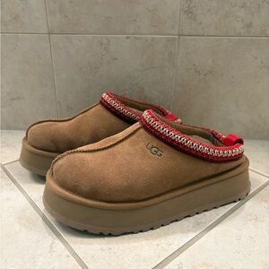 UGG Women's Tazz Slipper Size 8 Chestnut With Red Tasman Braid